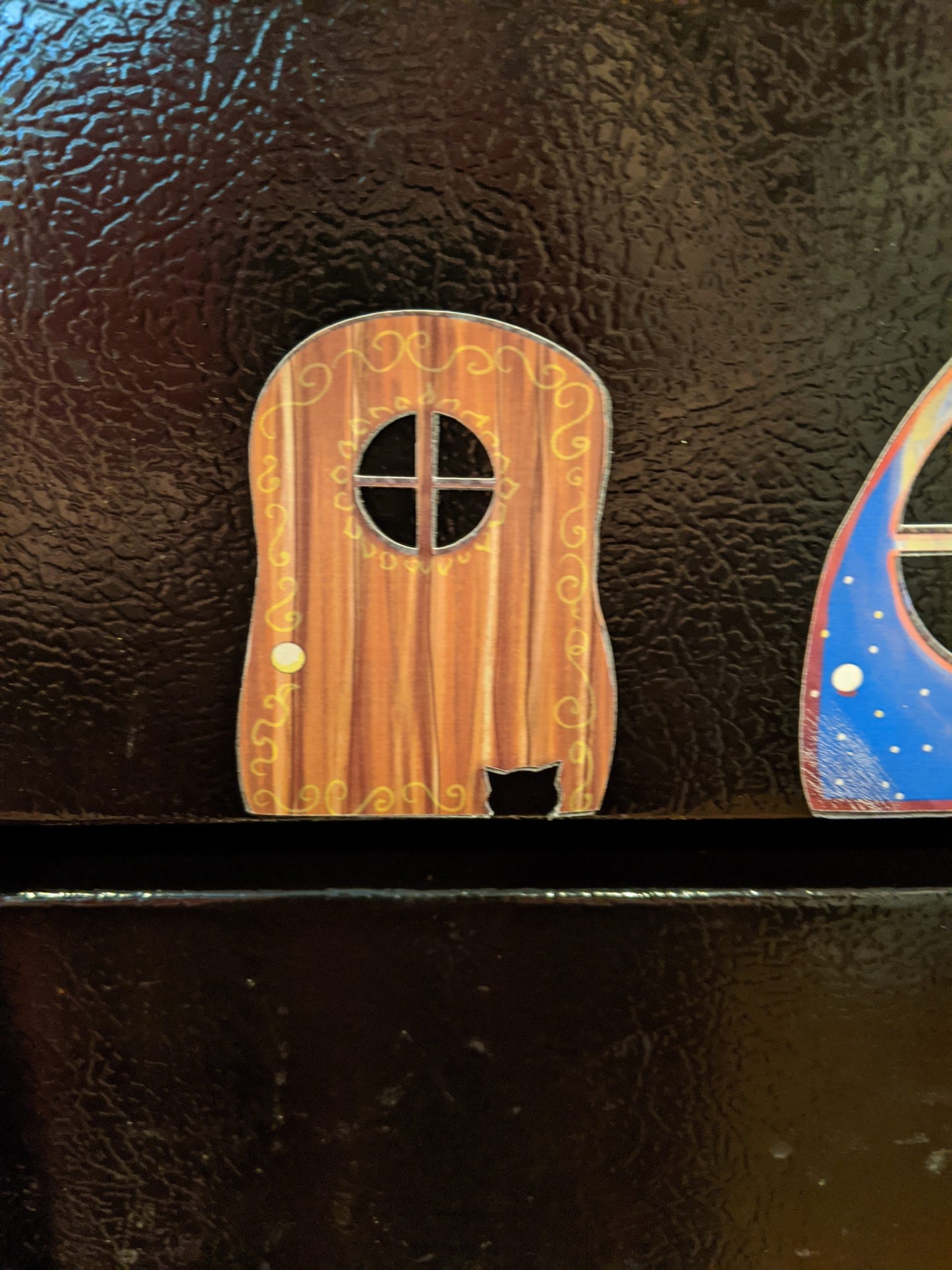 Faerie Door - Cat door - Magnet image